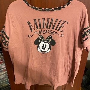 Minnie Mouse t shirt